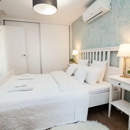 Apartment Playa De Americas 2 *